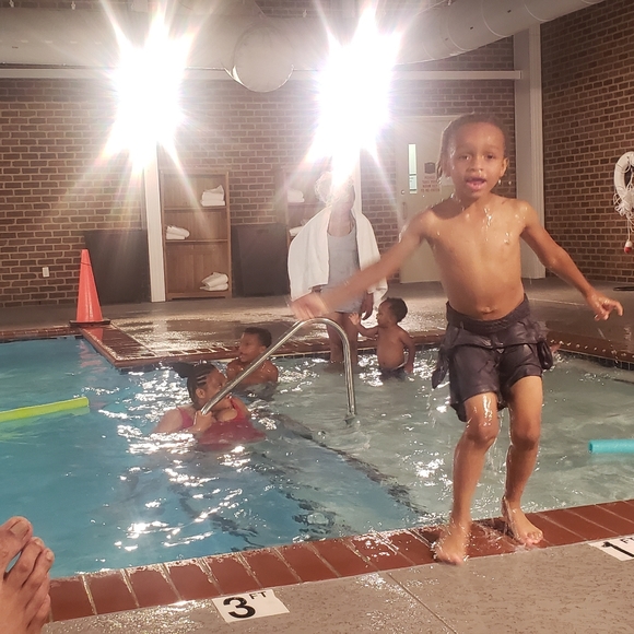 Meet your Posher, Tabitha - Picture 3 of 3